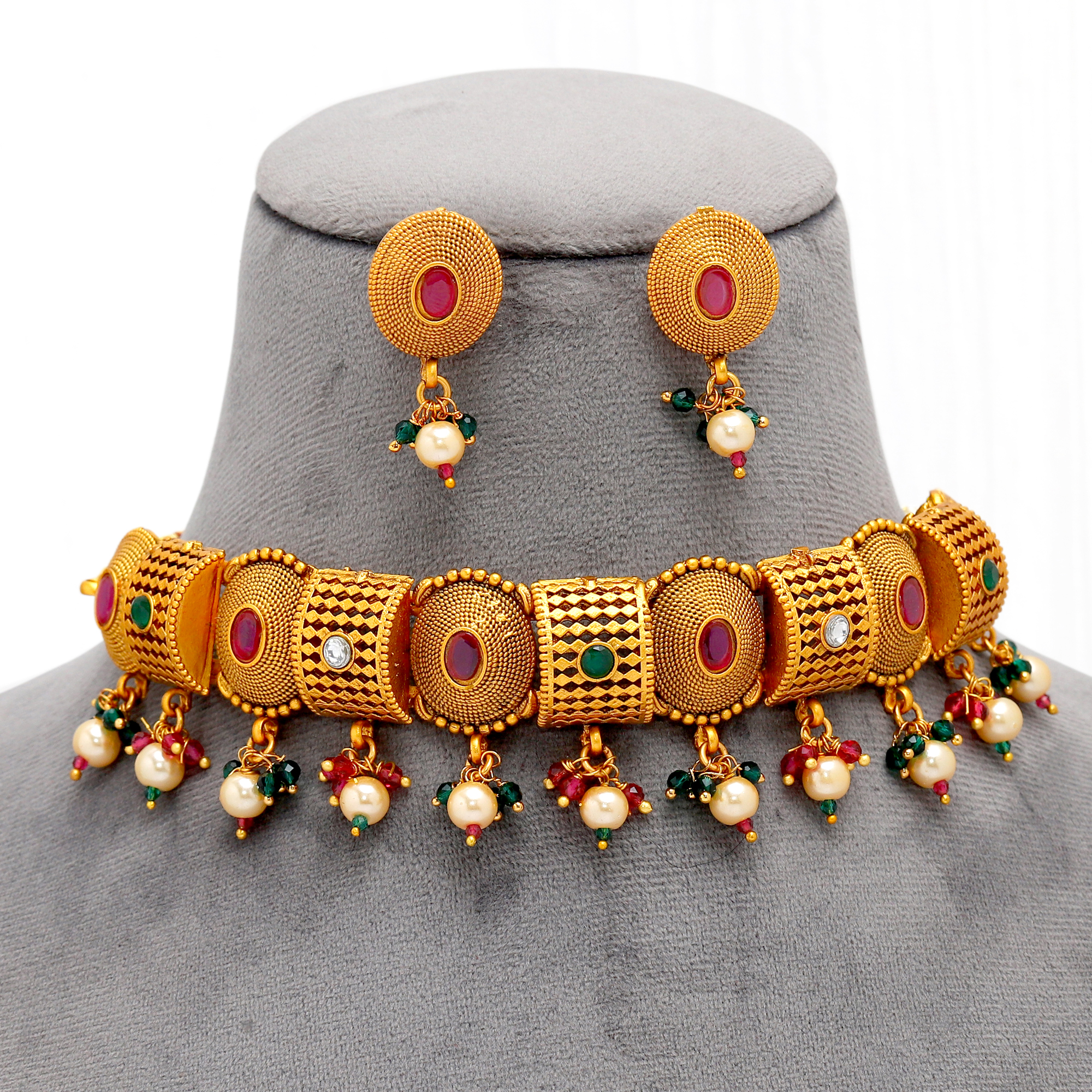 Gold Kundan Chokar Necklace Set