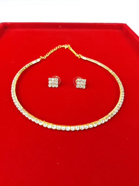 Fashionable Golden Necklace Set For Girls Women