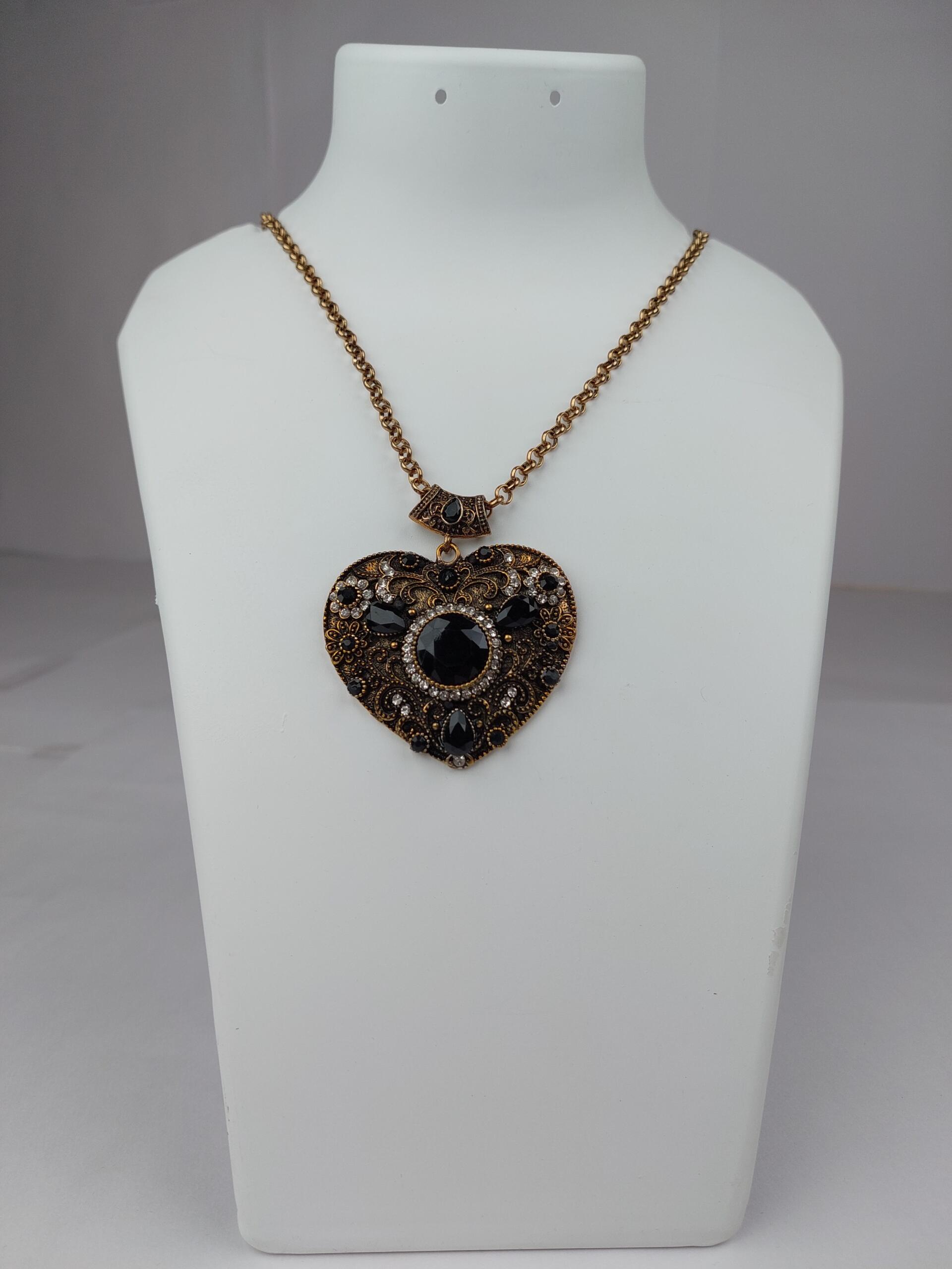 White And Black Colored Stone Heart Shape Pendent With Oxidize Metal Long Chain Mala