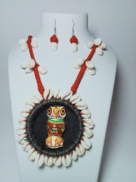 Wood Owel Pendent With Coweri Kathastich Handcrafted  Necklace Set For Girls And Women