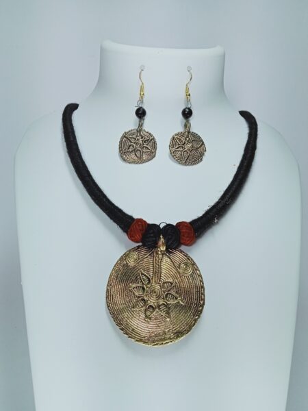 Handcrafted Dokra Round Shape Pendent And Earing Set For Girls And Women