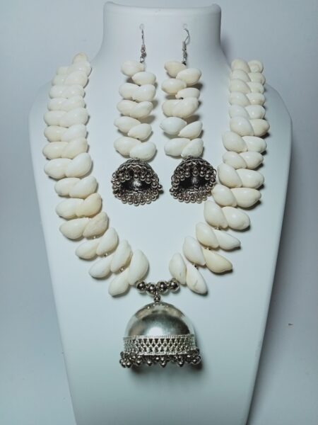 Handcrafted Cowrie Set With Zhumka  Earing Set Beach Jewellary Set  For Girls And Women