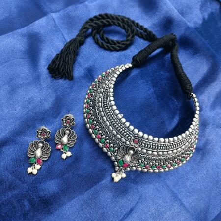 Glamorous Oxidized Silver Look Chokar Necklace Set with Earrings